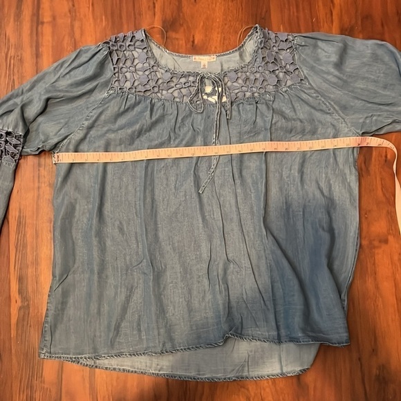 Free 2 Luv denim top with flared sleeves 2x - Picture 7 of 9